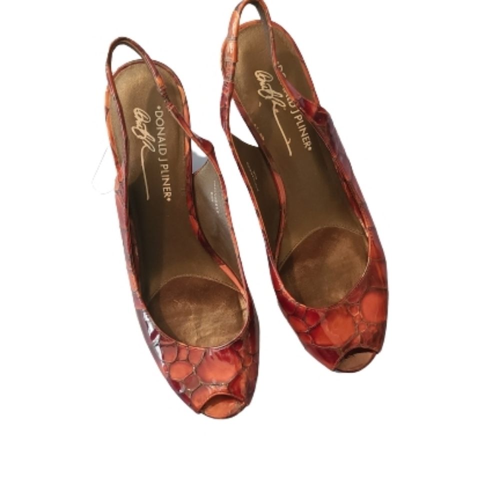 Donald J Pliner Pumps